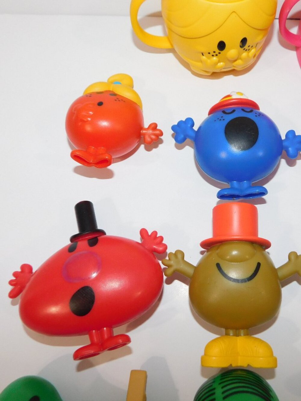 Lot 21  McDonalds Mr. Men & Little Miss Toy Figures and Cups R. Hargreaves - Picture 3 of 8